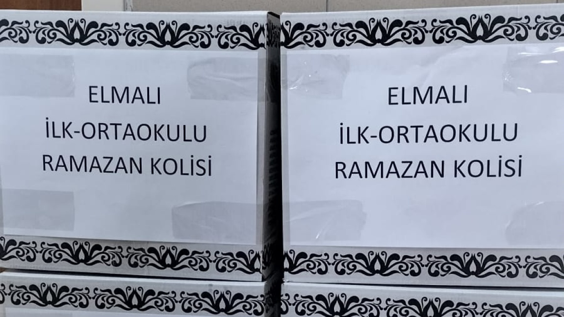 OKULUMUZ DEĞERLER KULÜBÜ ÜYELERİ İHTİYAÇ SAHİBİ AİLELERE RAMAZAN KOLİLERİ DAĞITTI.