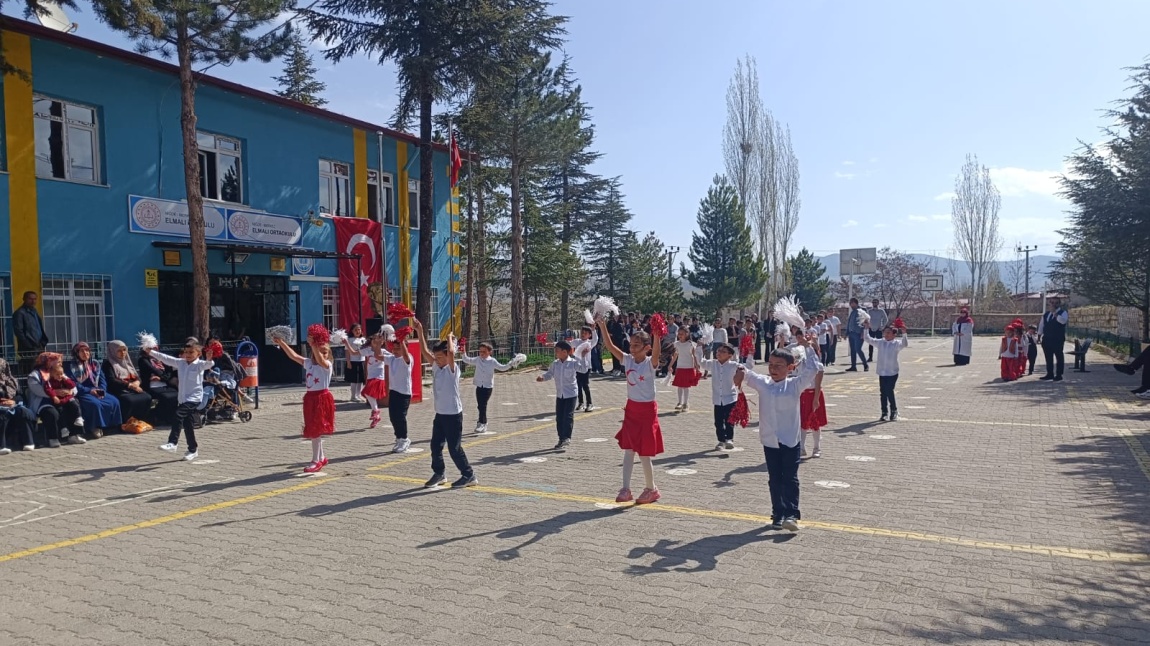 23 NİSAN ULUSAL EGEMENLİK VE ÇOCUK BAYRAMI COŞKUYLA KUTLANDI